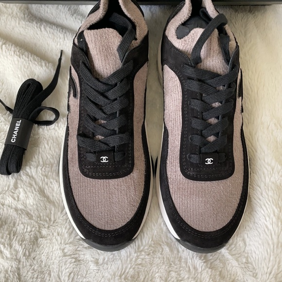 NIB Chanel fabric sneaker - Picture 6 of 11